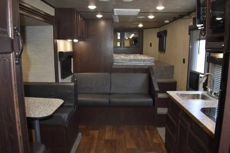 2022 Bison Desperado 8413BG 4 Horse Trailer with 13' Short Wall