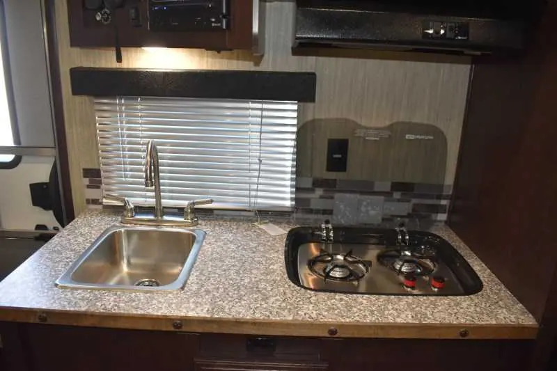 2022 Bison Desperado 8413BG 4 Horse Trailer with 13' Short Wall