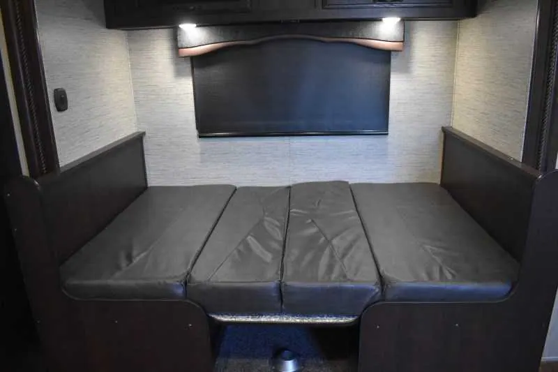 2022 Bison Desperado 8413BG 4 Horse Trailer with 13' Short Wall