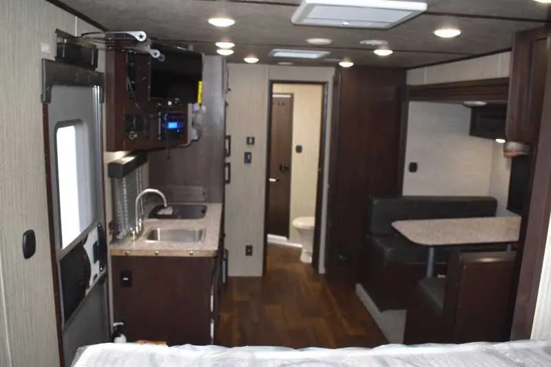 2022 Bison Desperado 8413BG 4 Horse Trailer with 13' Short Wall