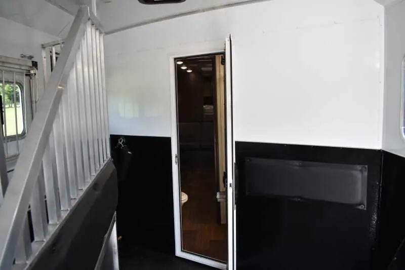 2022 Bison Desperado 8413BG 4 Horse Trailer with 13' Short Wall