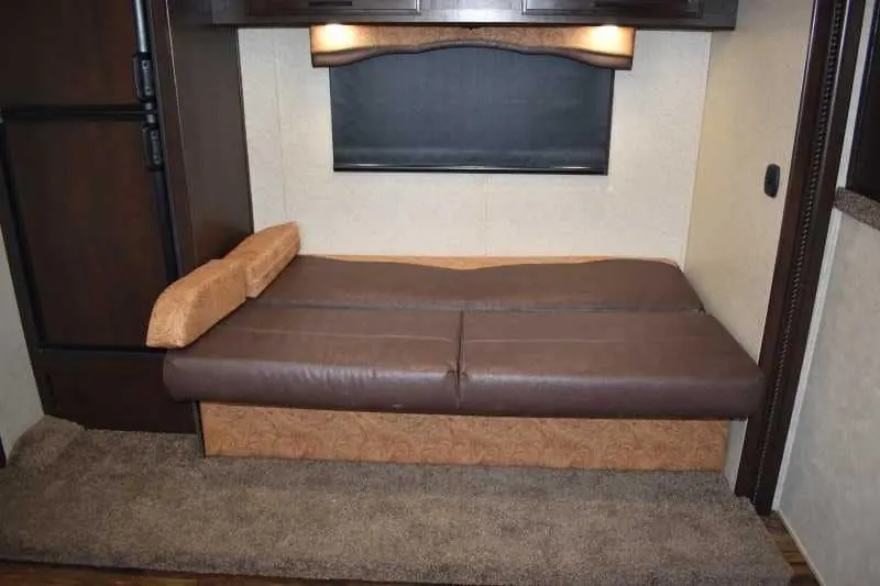 2020 Bison Laredo 3 Horse Trailer with 11' Short Wall