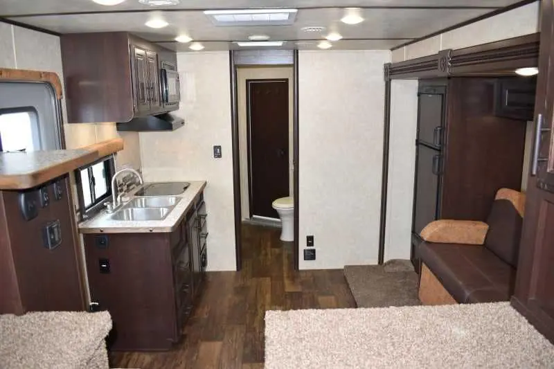 2020 Bison Laredo 3 Horse Trailer with 11' Short Wall