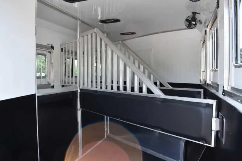 2020 Bison Laredo 3 Horse Trailer with 11' Short Wall