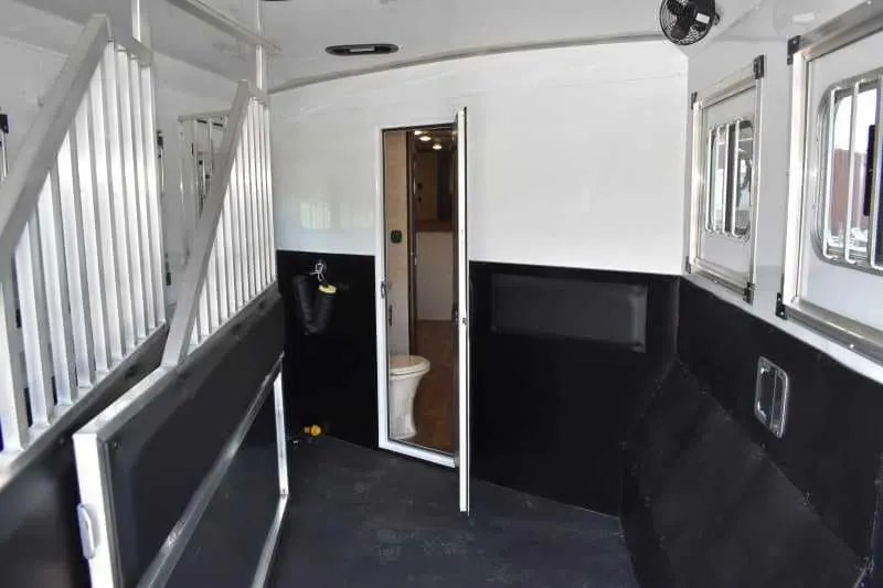 2020 Bison Laredo 3 Horse Trailer with 11' Short Wall