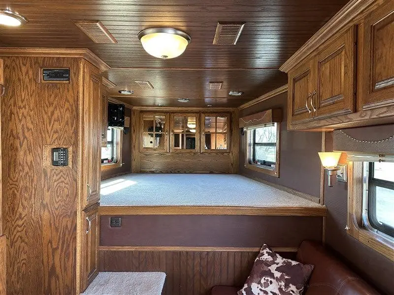 2007 Bloomer 3 Horse Living Quarters