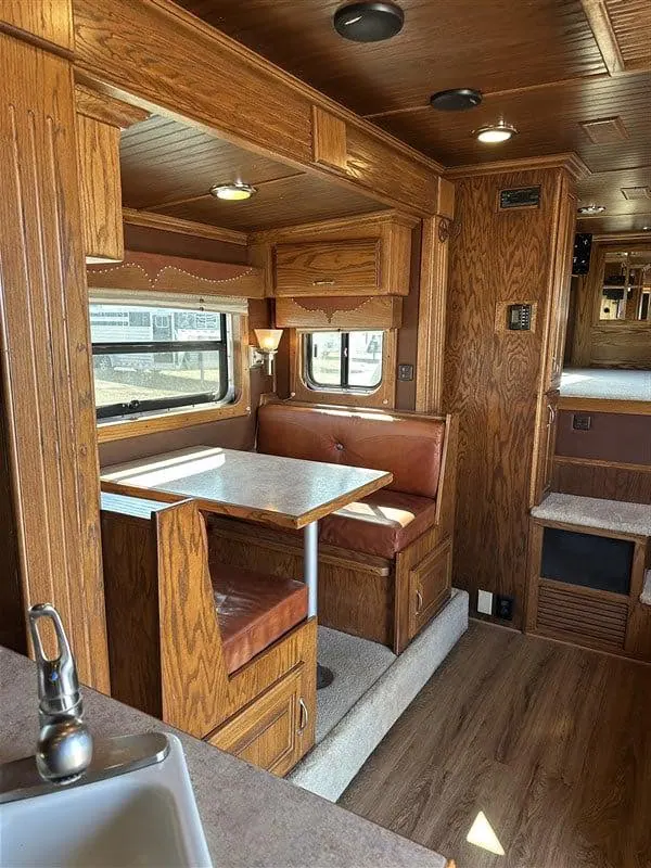 2007 Bloomer 3 Horse Living Quarters