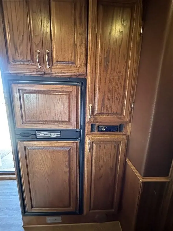 2007 Bloomer 3 Horse Living Quarters
