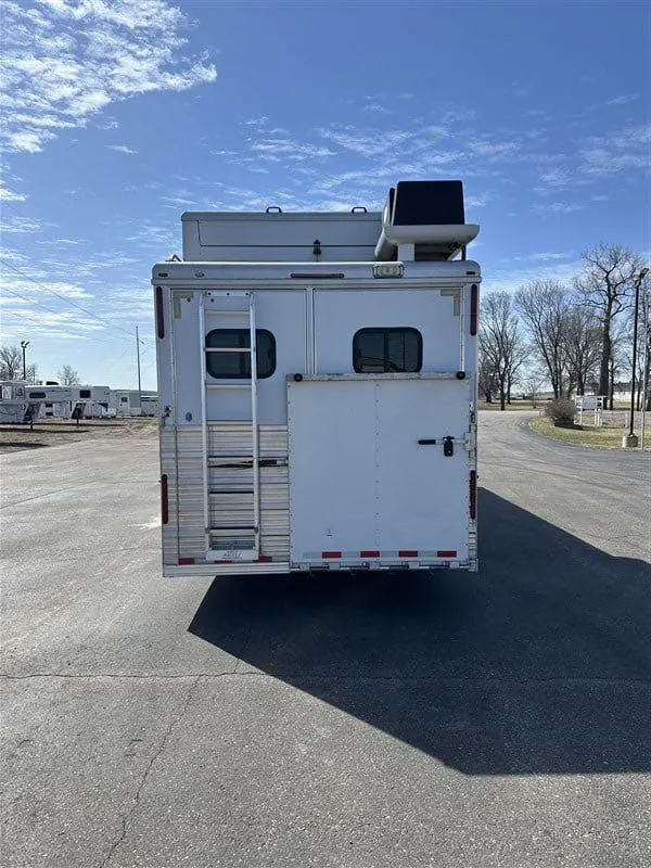 2007 Bloomer 3 Horse Living Quarters