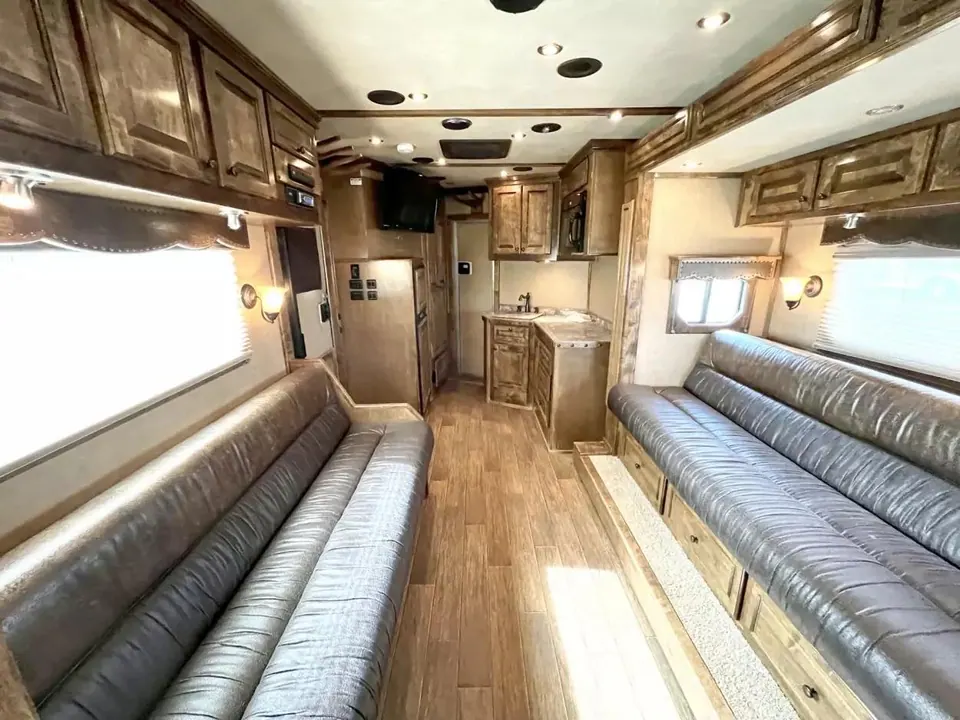 2013 Bloomer 4 Horse Living Quarter 16' Shortwall