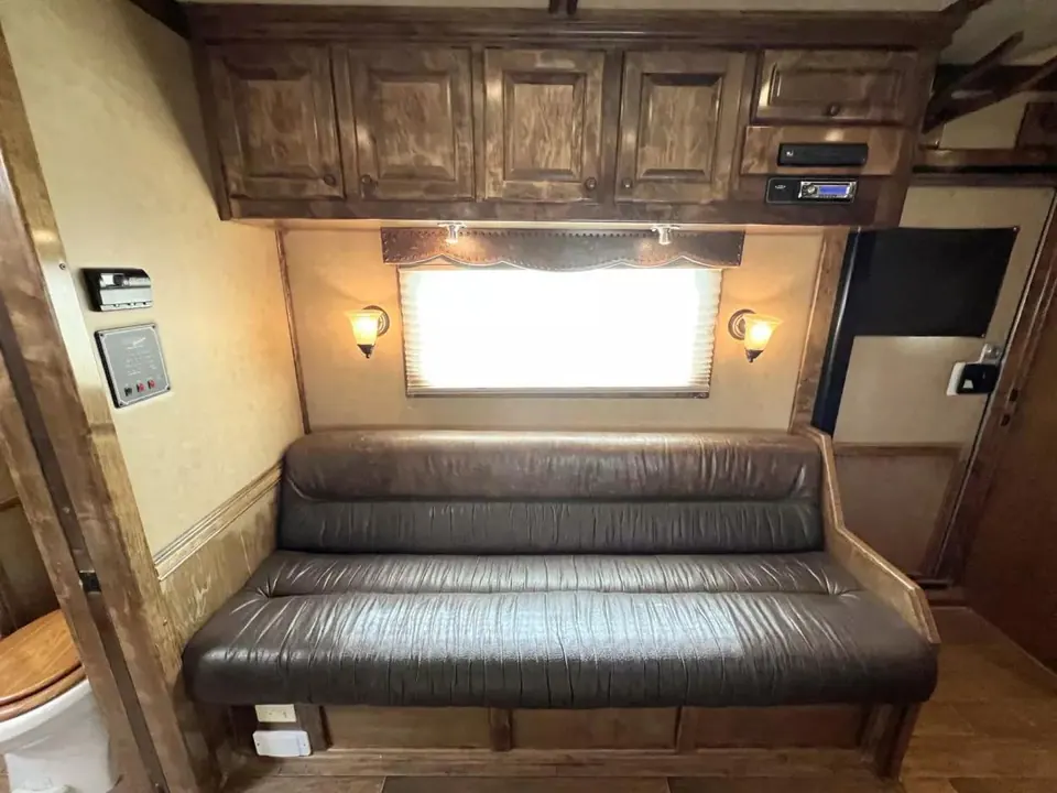 2013 Bloomer 4 Horse Living Quarter 16' Shortwall