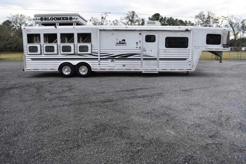 2003 Bloomer 8414LQ 4 Horse Trailer with 14' Short Wall