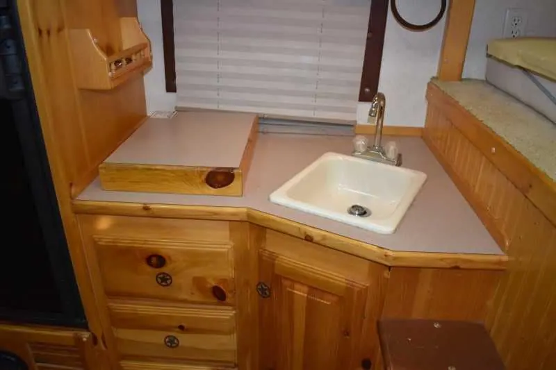 2003 Bloomer 8414LQ 4 Horse Trailer with 14' Short Wall