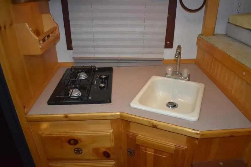 2003 Bloomer 8414LQ 4 Horse Trailer with 14' Short Wall
