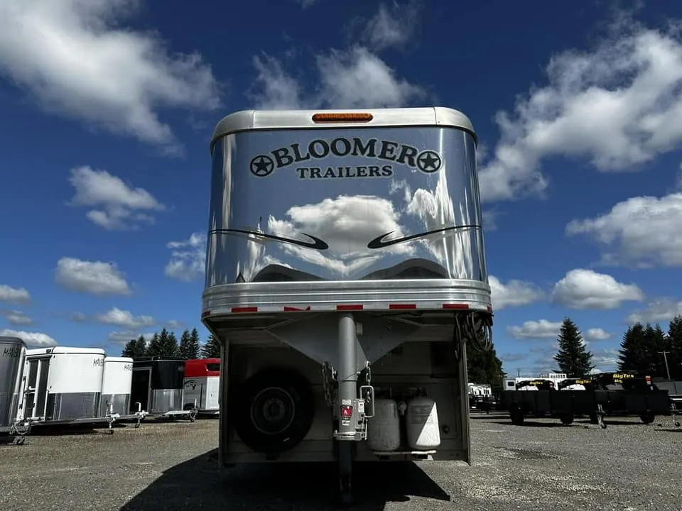 2009 Bloomer Trailers Evolution 10th Anniversary Edition 3-H 11' LQ