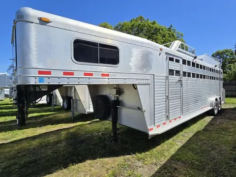 2006 C and C 4 Horse Gooseneck Trailer
