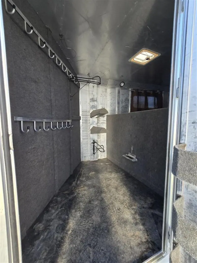 2006 C and C 4 Horse Gooseneck Trailer