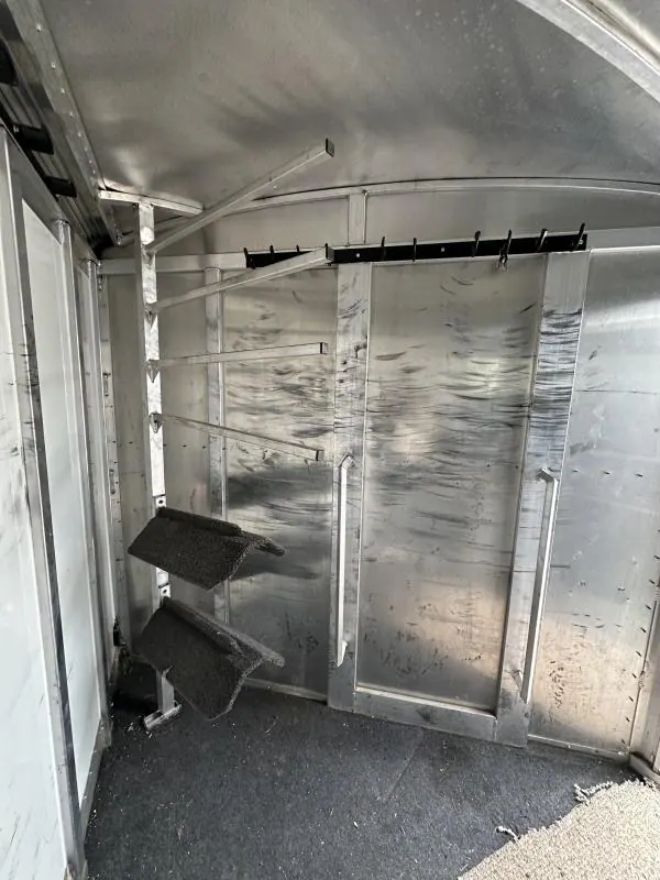 2004 Cherokee Trailers 4H GN Horse Trailer