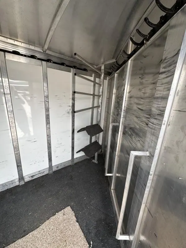 2004 Cherokee Trailers 4H GN Horse Trailer