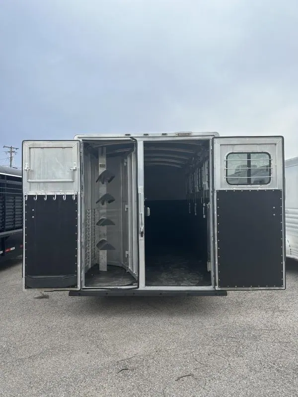 2004 Cherokee Trailers 4H GN Horse Trailer