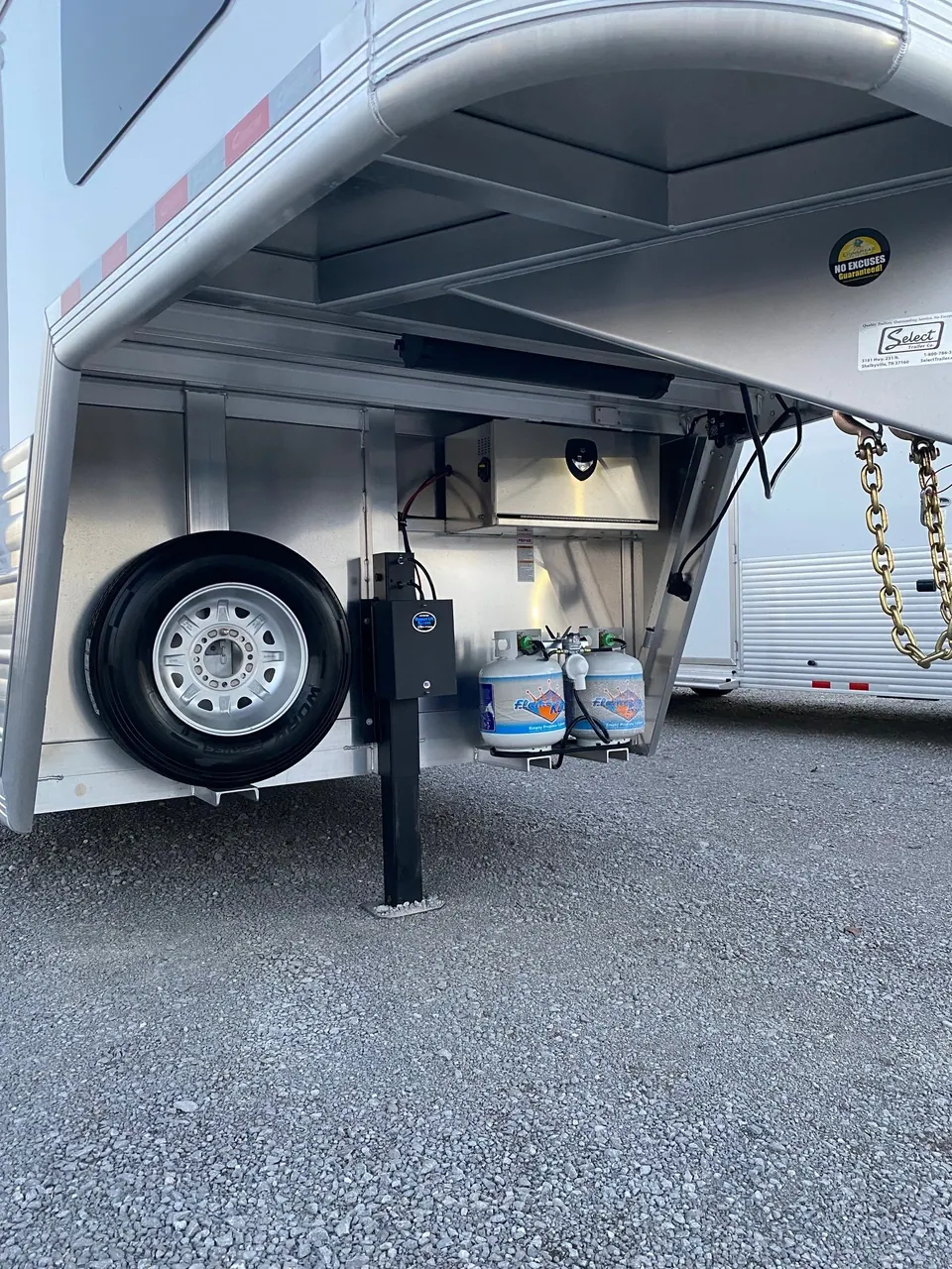 2024 Cimarron Trailers 8412 Outback Customs 4 Horse LQ