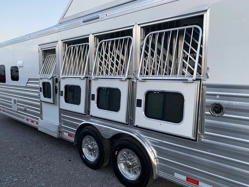 2024 Cimarron Trailers 8412 Outback Customs 4 Horse LQ