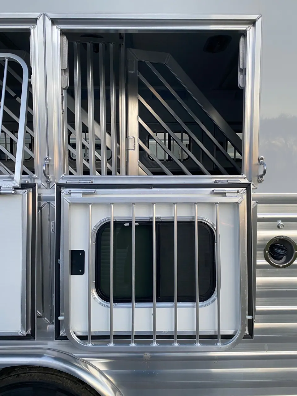 2024 Cimarron Trailers 8412 Outback Customs 4 Horse LQ