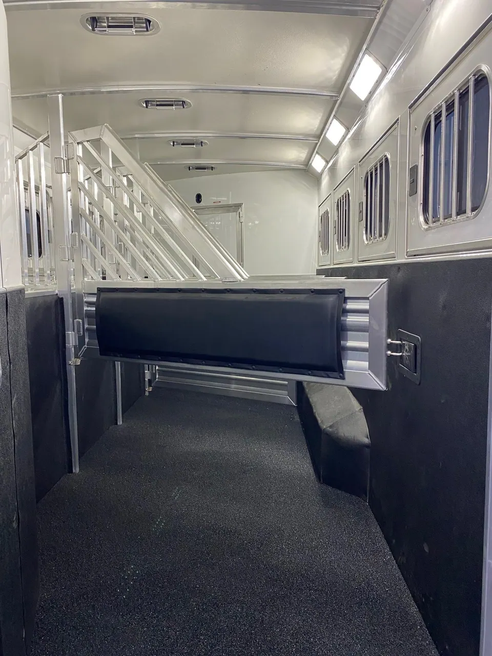 2024 Cimarron Trailers 8412 Outback Customs 4 Horse LQ