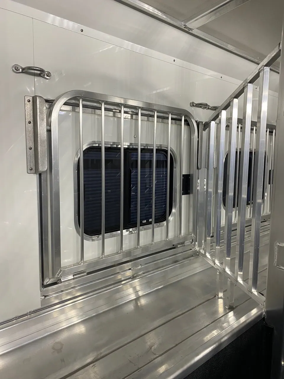 2024 Cimarron Trailers 8412 Outback Customs 4 Horse LQ