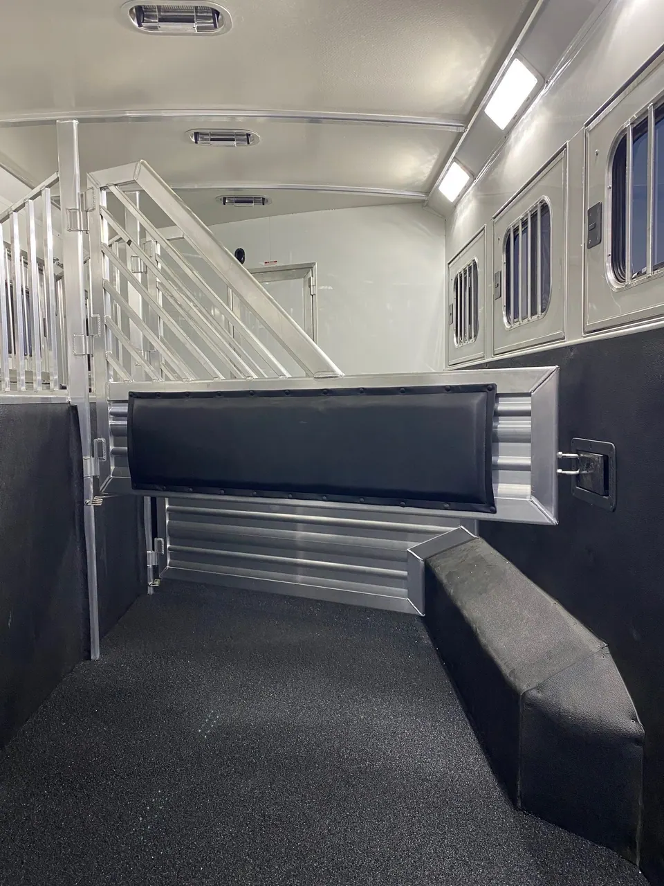 2024 Cimarron Trailers 8412 Outback Customs 4 Horse LQ