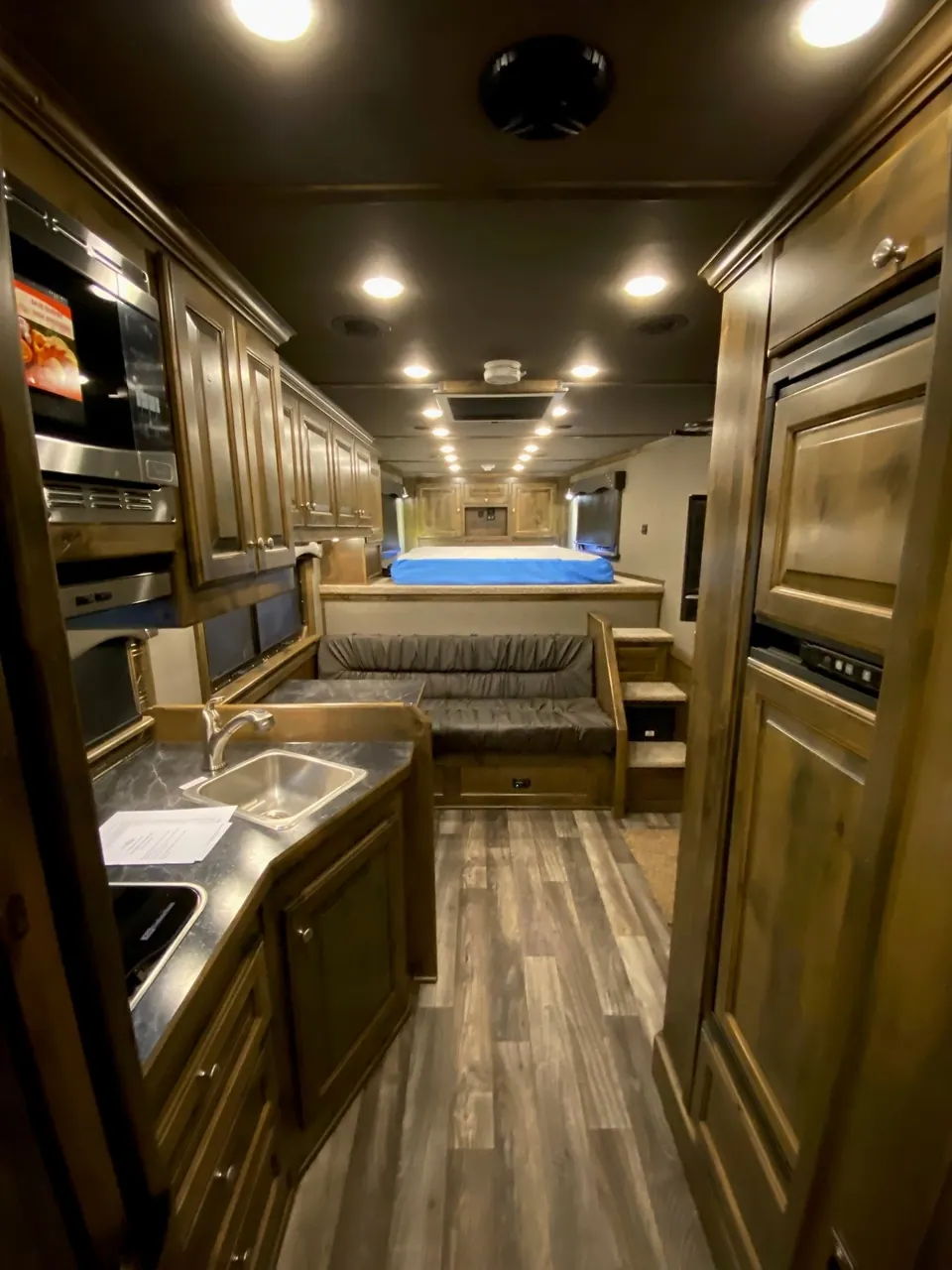 2024 Cimarron Trailers 8412 Outback Customs 4 Horse LQ