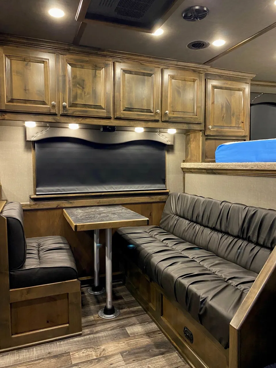 2024 Cimarron Trailers 8412 Outback Customs 4 Horse LQ