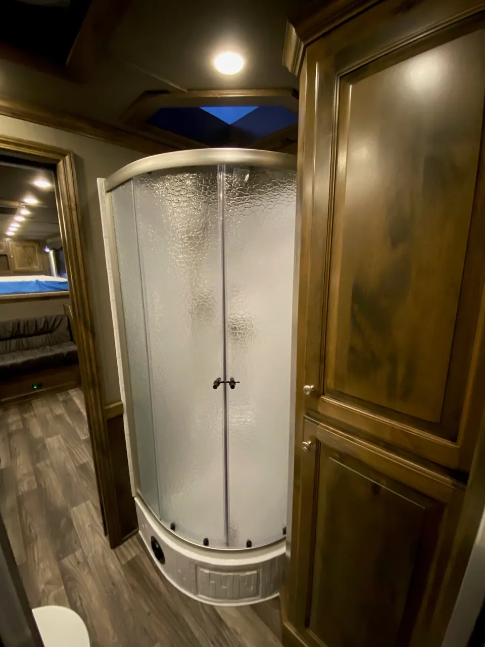 2024 Cimarron Trailers 8412 Outback Customs 4 Horse LQ