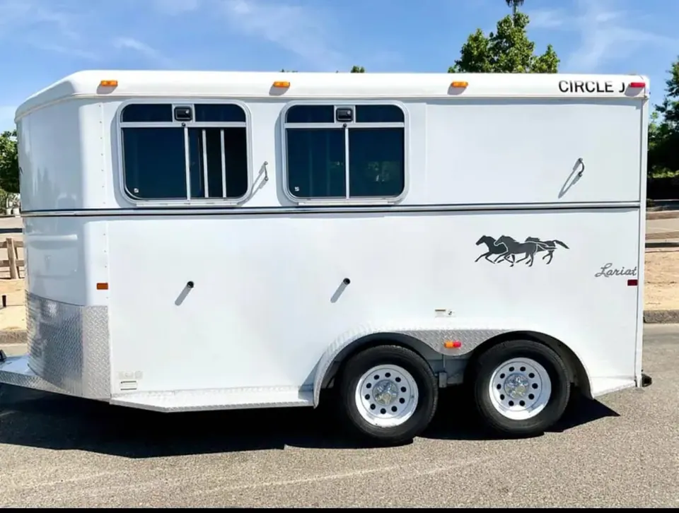 2007 Circle J 2 Horse Trailer Slant Load