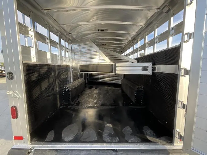 NEW 2024 Elite Trailers 5 Horse Stock Combo BP Horse Trailer