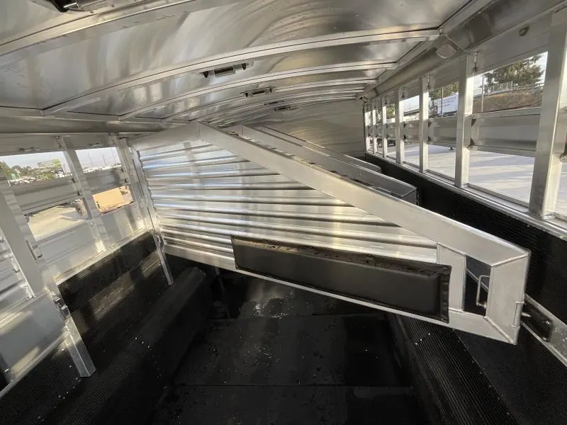 NEW 2024 Elite Trailers 5 Horse Stock Combo BP Horse Trailer
