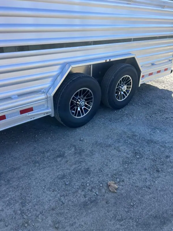 2025 Elite Trailers 8'x28' Show Cattle Stock Combo Trailer