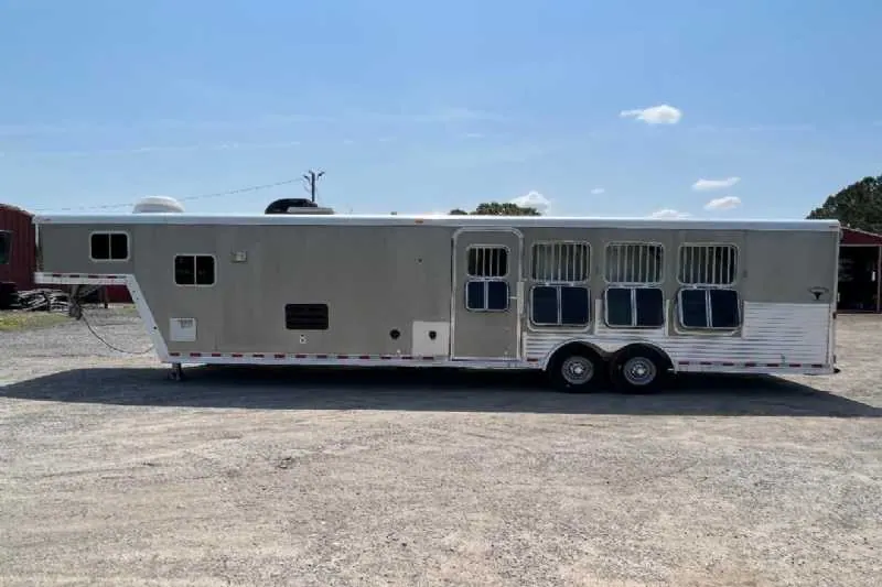 2006 Featherlite 8412LQ 4 Horse Trailer with 12' Short Wall