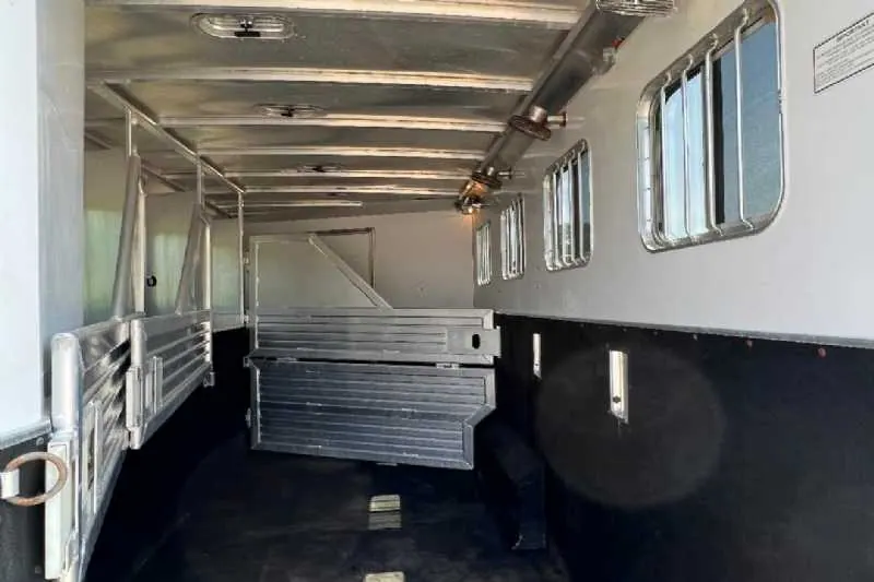 2006 Featherlite 8412LQ 4 Horse Trailer with 12' Short Wall