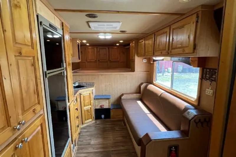 2006 Featherlite 8412LQ 4 Horse Trailer with 12' Short Wall