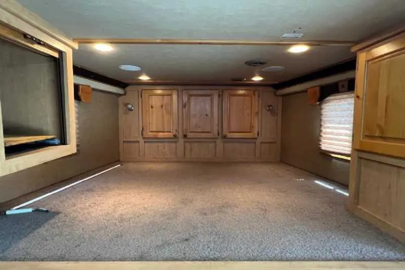 2006 Featherlite 8412LQ 4 Horse Trailer with 12' Short Wall