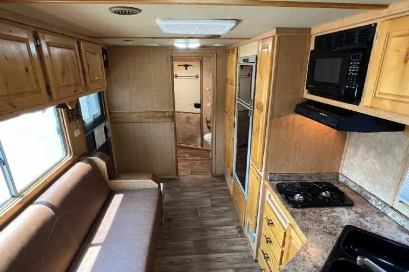 2006 Featherlite 8412LQ 4 Horse Trailer with 12' Short Wall