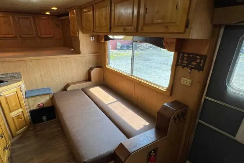 2006 Featherlite 8412LQ 4 Horse Trailer with 12' Short Wall