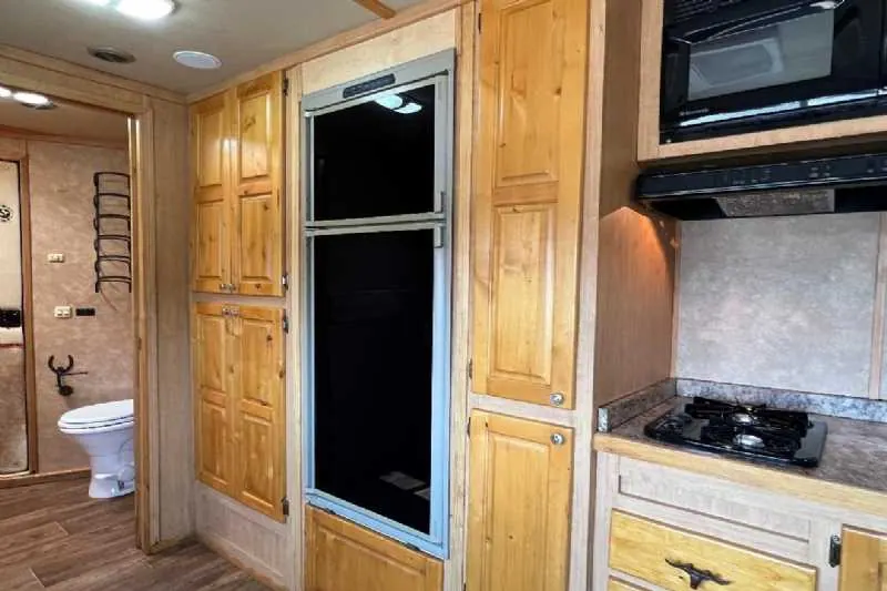 2006 Featherlite 8412LQ 4 Horse Trailer with 12' Short Wall