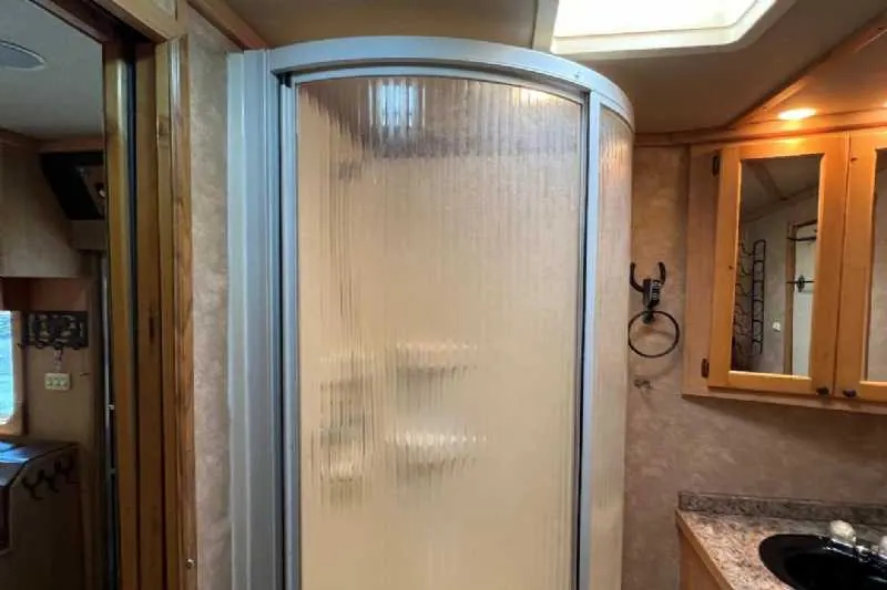 2006 Featherlite 8412LQ 4 Horse Trailer with 12' Short Wall