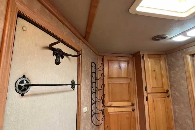 2006 Featherlite 8412LQ 4 Horse Trailer with 12' Short Wall