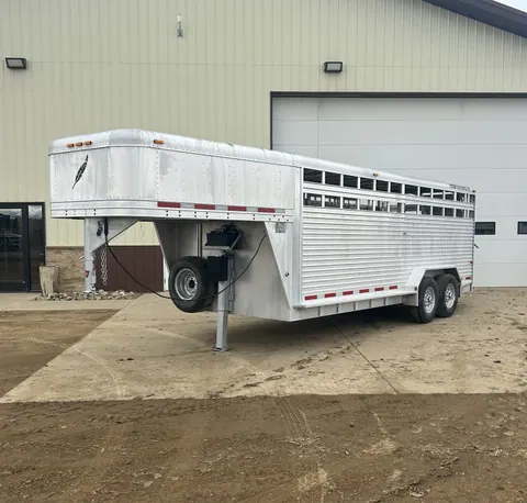 Used 2007 Featherlite 20' Livestock Trailer, Two Compartments