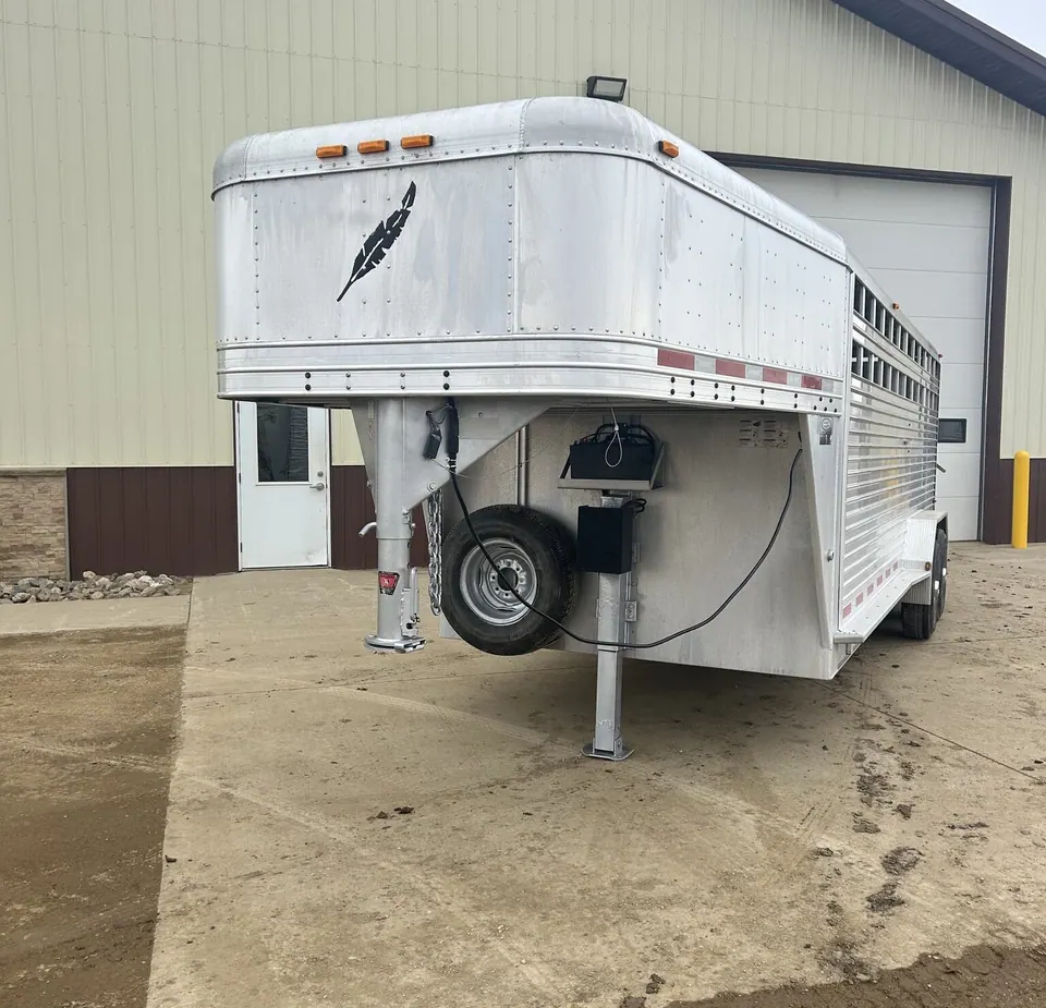 Used 2007 Featherlite 20' Livestock Trailer