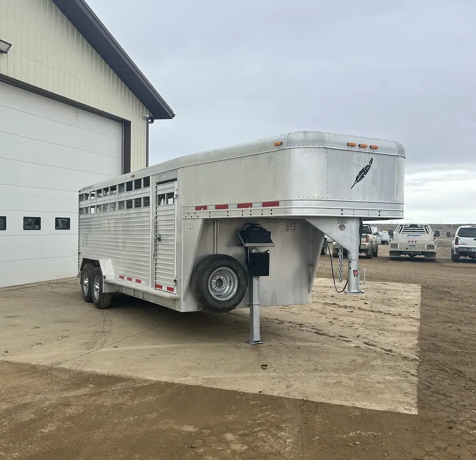 Used 2007 Featherlite 20' Livestock Trailer