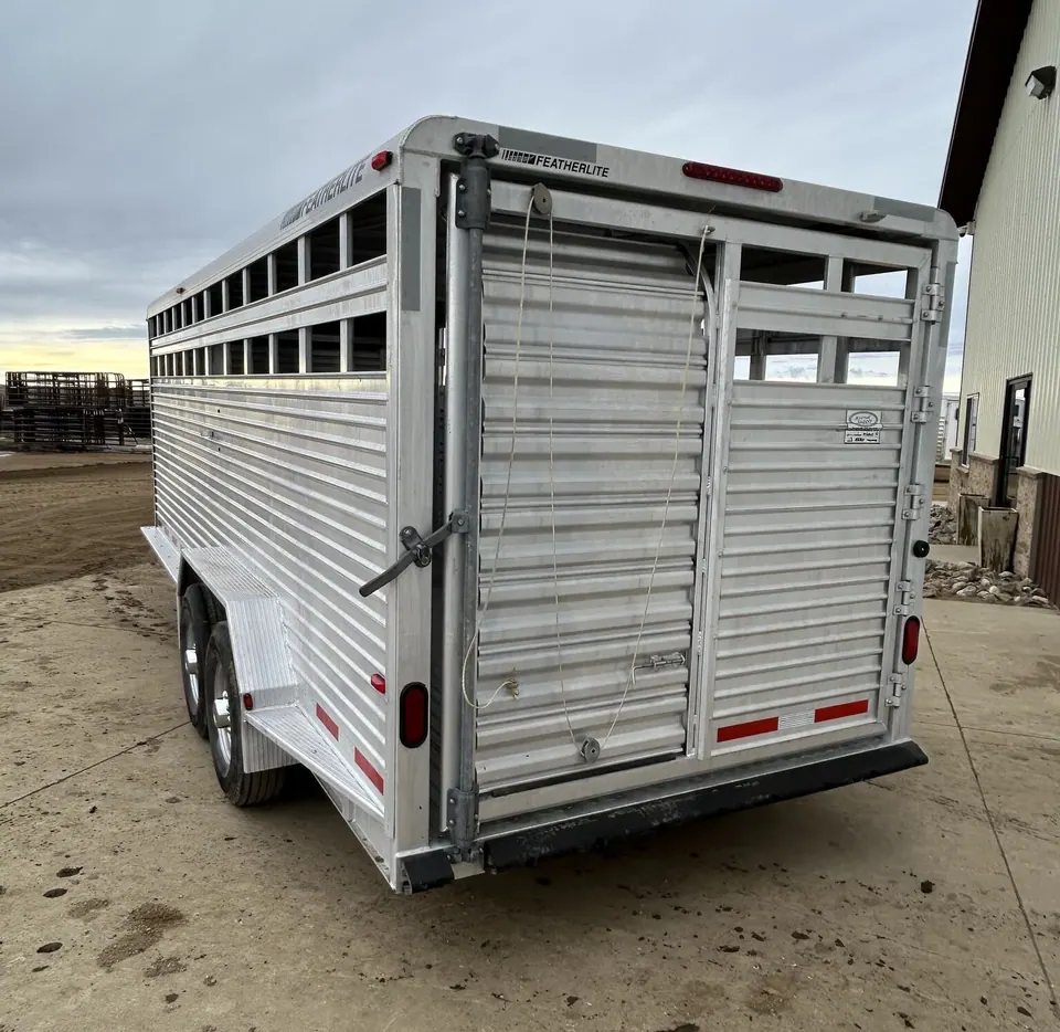 Used 2007 Featherlite 20' Livestock Trailer